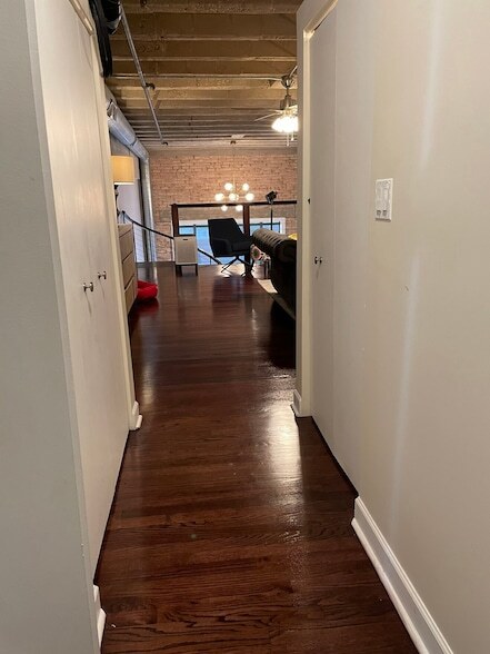 Building Photo - 2545 S Dearborn St