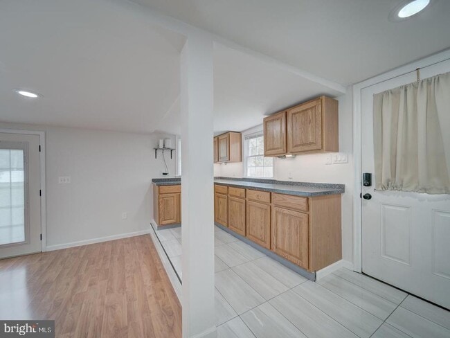 Building Photo - 6625 Harrison Ln