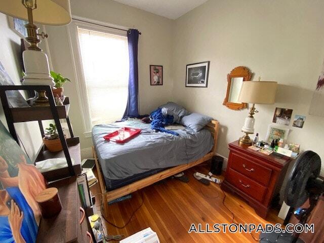 Building Photo - 77 Easton St