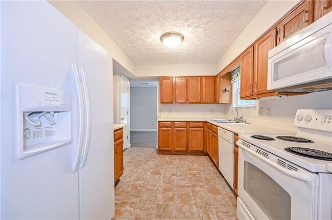 Building Photo - 3991 E Meadow Dr