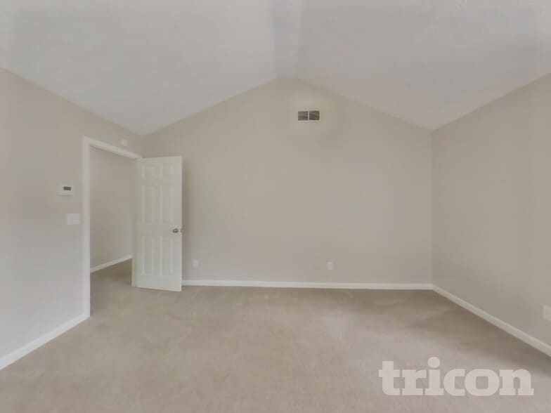 Building Photo - 373 Adams Lake Dr