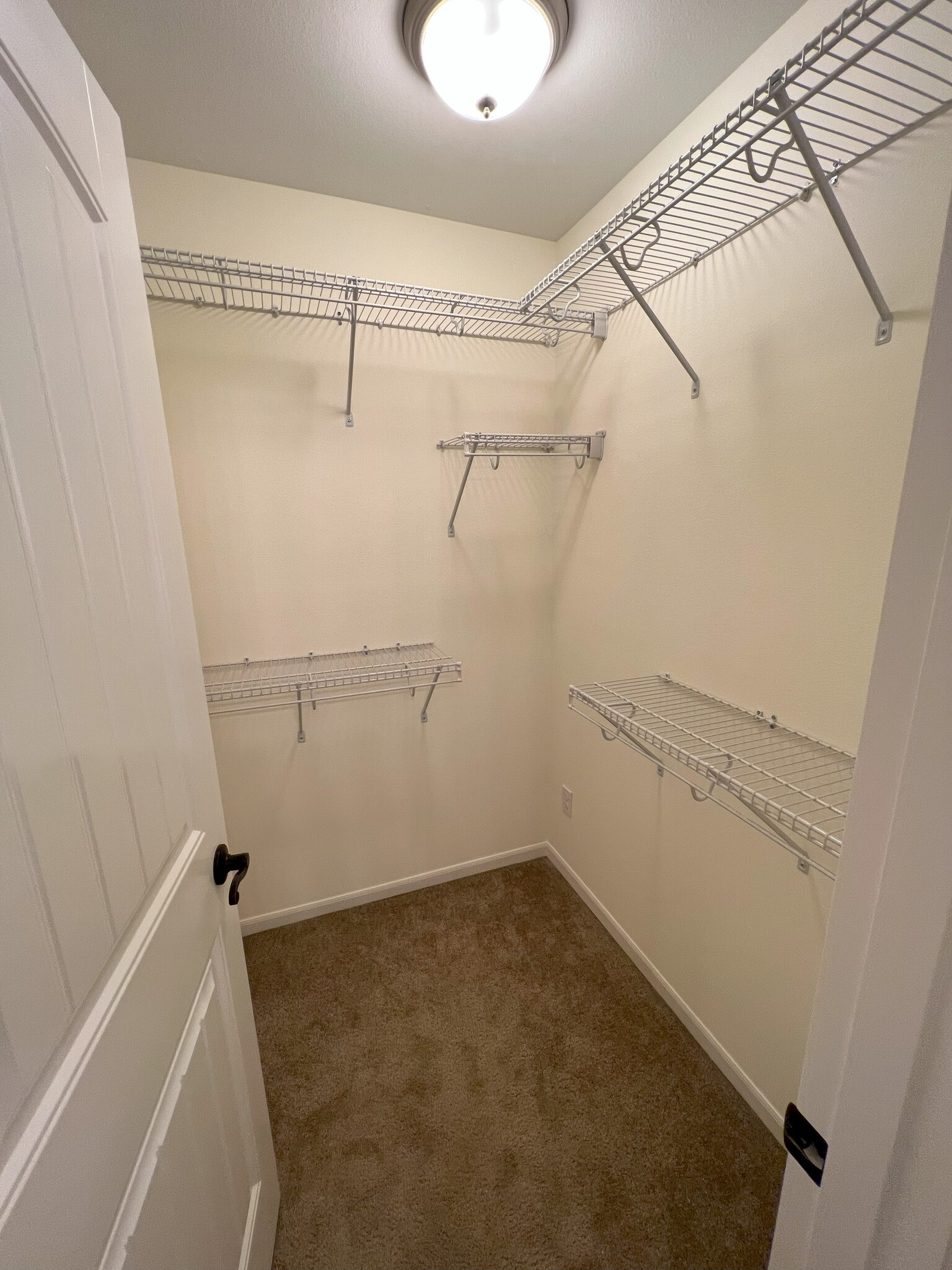 Master walk in closet - 21078 NE 15th St