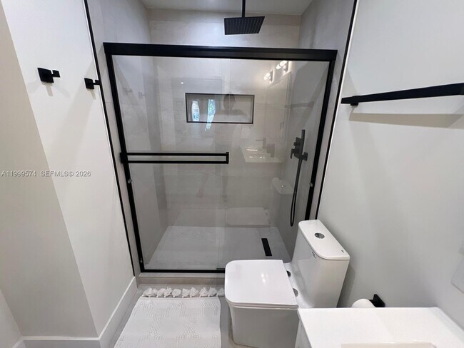 Building Photo - 503 Jackson Ave