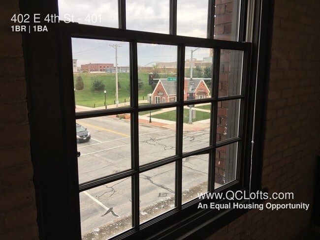 Building Photo - Halligan Coffee Company Lofts- 1 BR Riverview