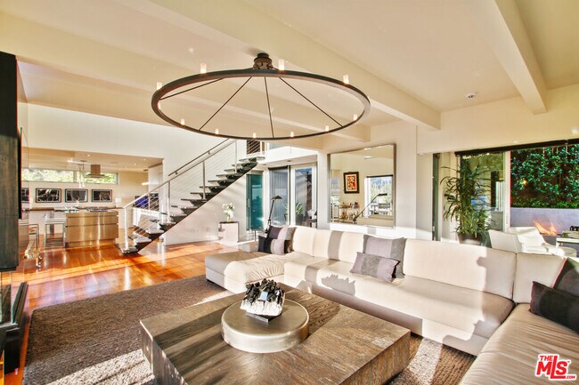 Building Photo - 9416 Beverlycrest Dr