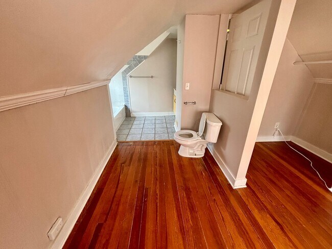 Building Photo - 3-bedroom home with Washer & Dryer Included