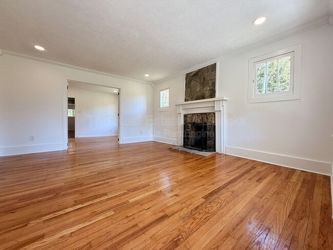 Building Photo - 14023 Mt Tabor Rd