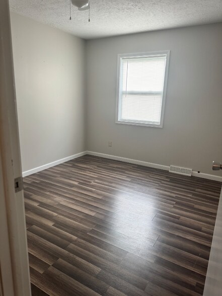 Building Photo - 5005 Harmont Ave NE