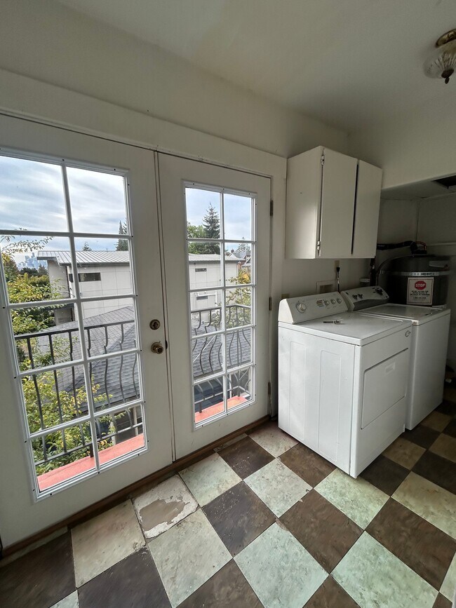 Building Photo - 2123 N 40th St