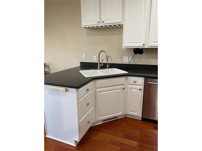 Building Photo - 5030 Archer Ln N