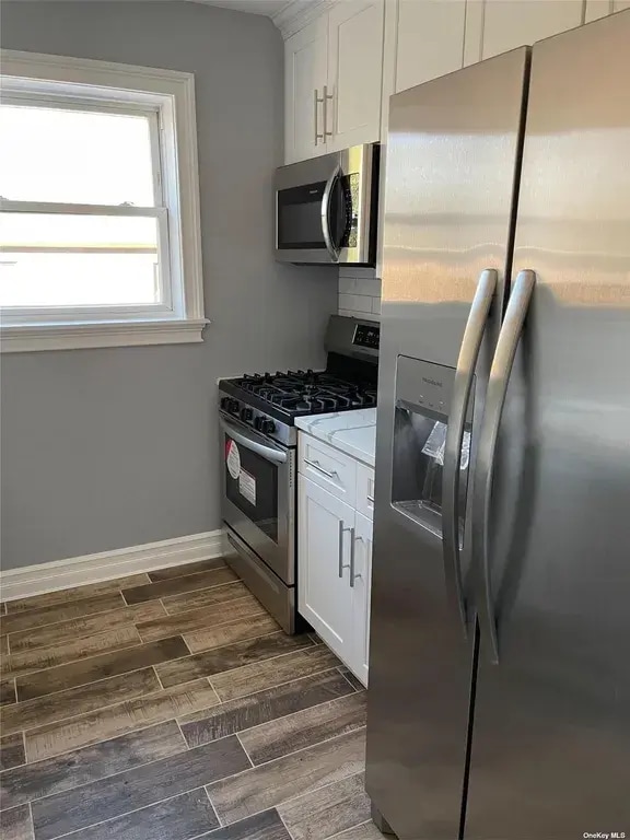 stainless steel appliances - 14 Linden St