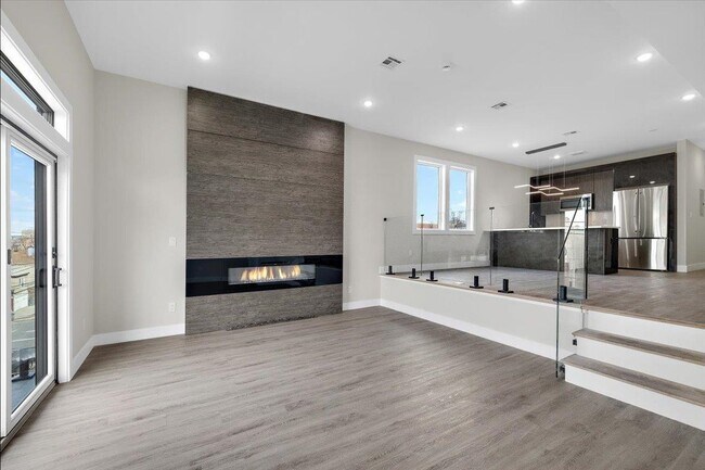 Building Photo - 327 69th St