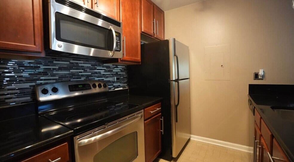 Building Photo - 104 Glengarry Dr
