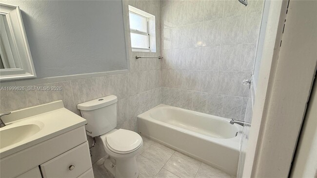 Building Photo - 11501 SW 43rd Ln