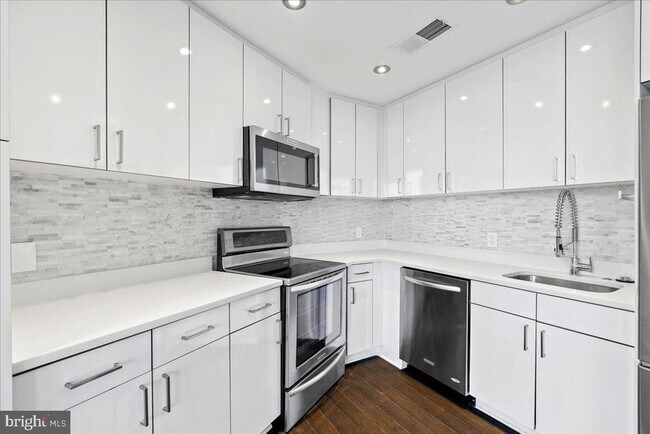 Building Photo - 3409 Wilson Blvd