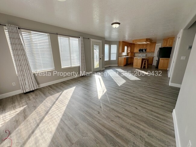 Building Photo - 1526 N 2530 W