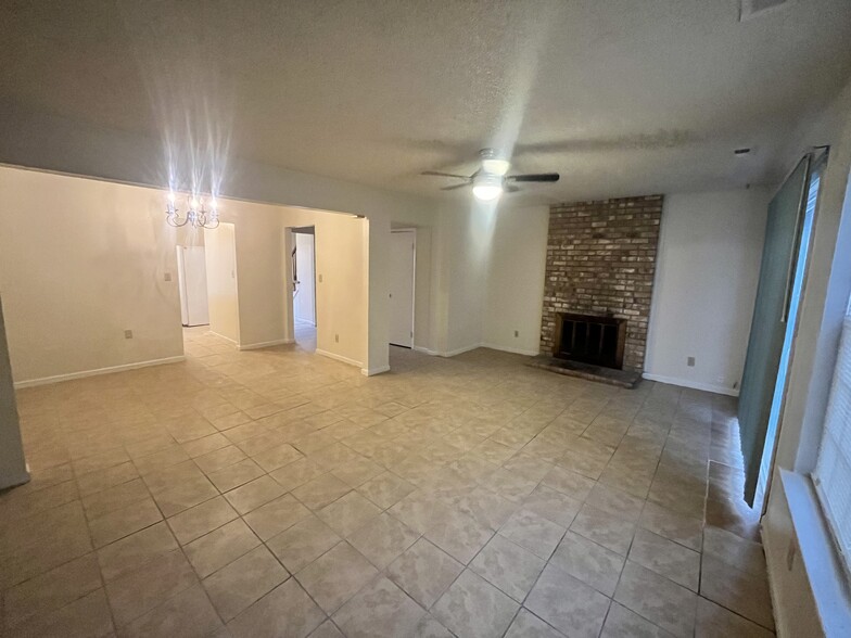 Living Room - 5379 Grand Lake Cres