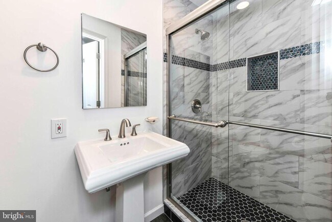 Building Photo - 5836 Jackson Oak Ct