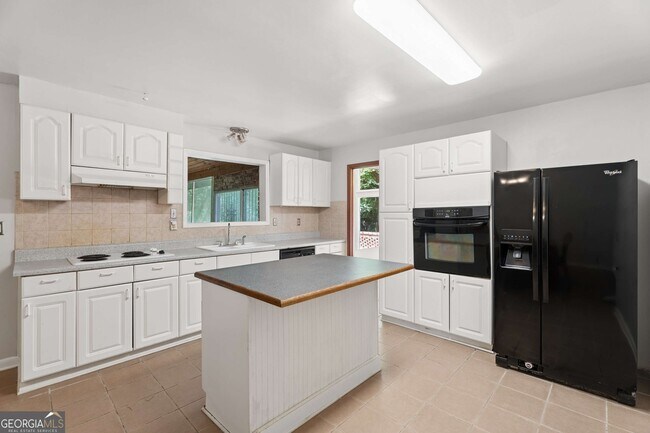 Building Photo - 3543 Cloudland Dr