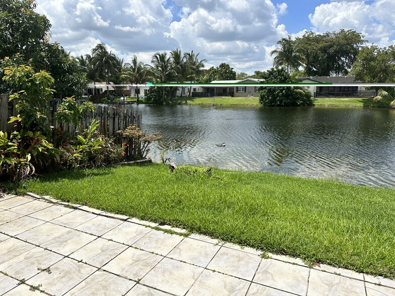 Building Photo - 10404 NW 5th Mnr