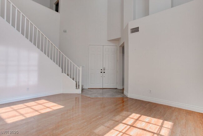 Building Photo - 10381 Walking View Ct