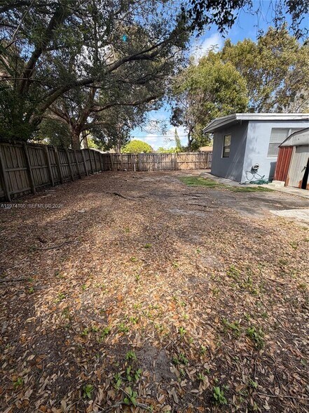 Building Photo - 6400 SW 58th Pl