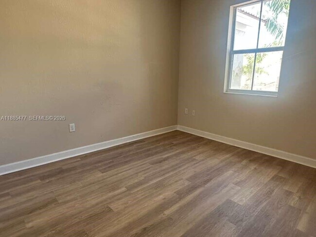 Building Photo - 1026 NE 207th Terrace