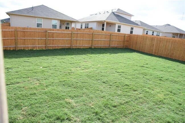 Building Photo - House for lease in Georgetown