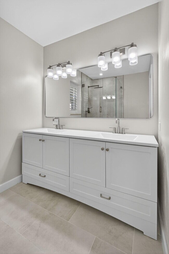 Building Photo - 4204 Roxbury Ct