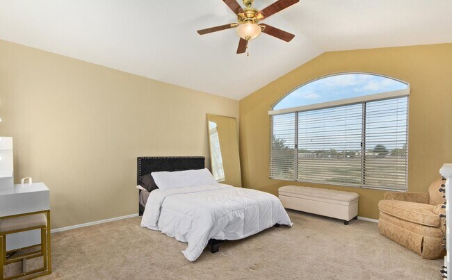 Building Photo - 3 BR 2.5 BA Glendale