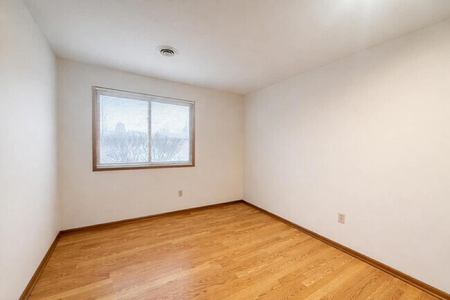 Building Photo - 2013 45th St