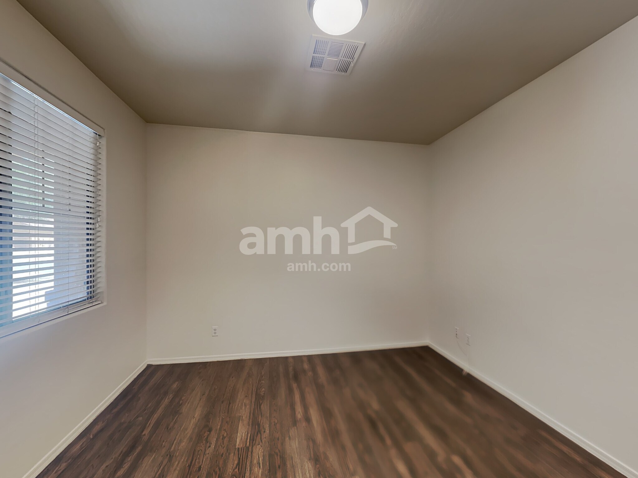 Building Photo - 6614 S 68th Ave