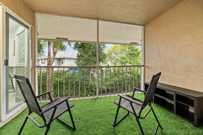 Building Photo - 6553 Via Regina