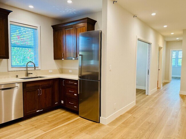 Building Photo - 125 Park Rd