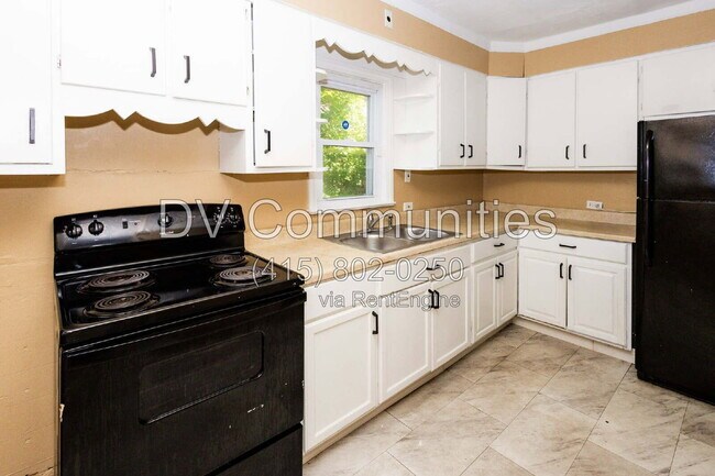 Building Photo - 1148 E 176th St