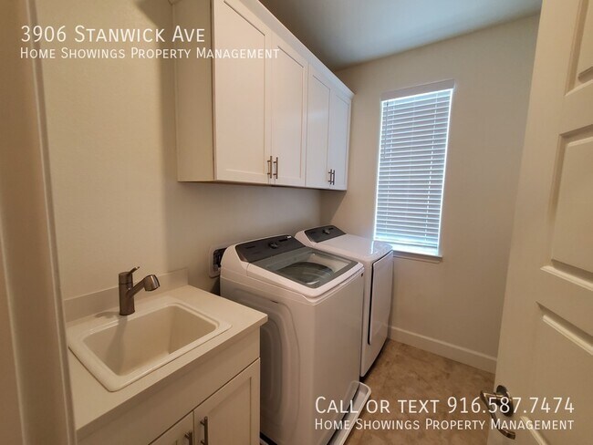 Building Photo - 3906 Stanwick Ave