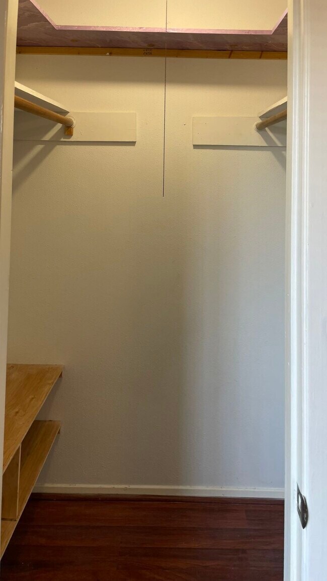 Building Photo - 16026 Highlander Dr