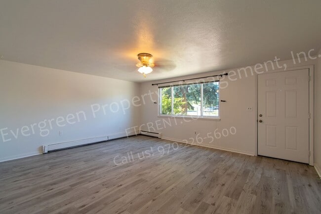 Building Photo - 174-180 Rick Dr