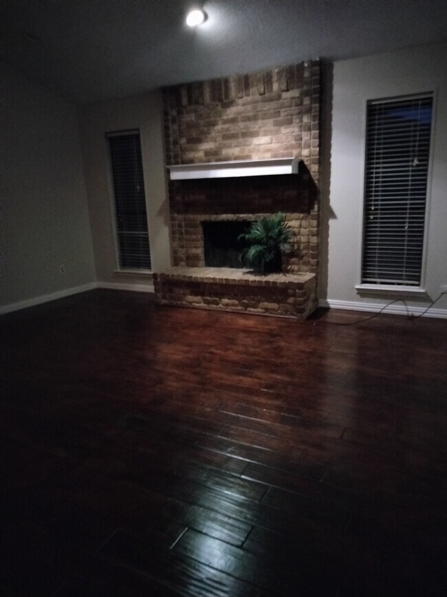 Building Photo - 8 Llano Drive