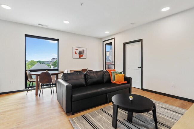 Building Photo - 423 E Michigan St