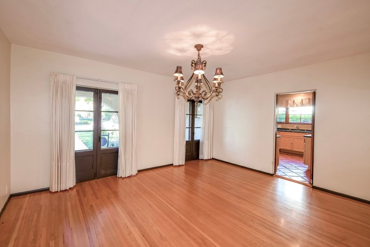 Building Photo - 2814 Fleur Dr