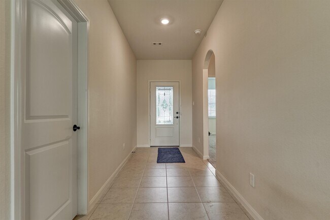 Building Photo - 8884 Oval Glass St