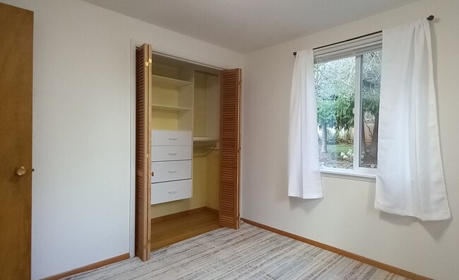 Building Photo - 11532 4th Ave NW