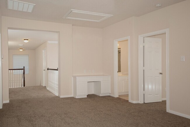 Building Photo - 47 N Spinning Wheel Cir
