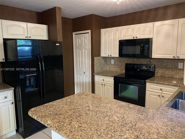 Building Photo - 194 Maple Terrace