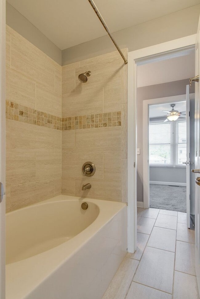 Building Photo - 3 bed 2.5 bath in Germantown, 1 Car Garage, Fenced Yard