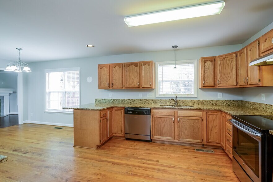 Building Photo - 213 Sedge Meadow Dr