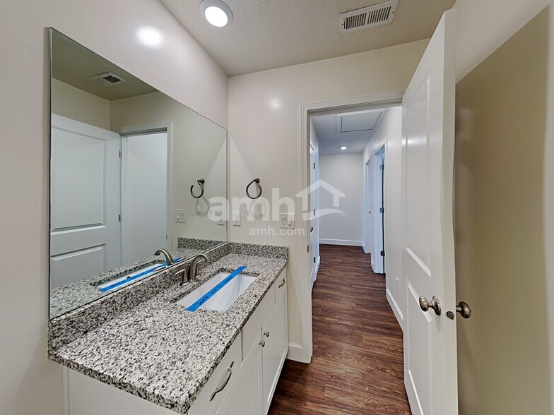 Building Photo - 4347 N Morgan Way