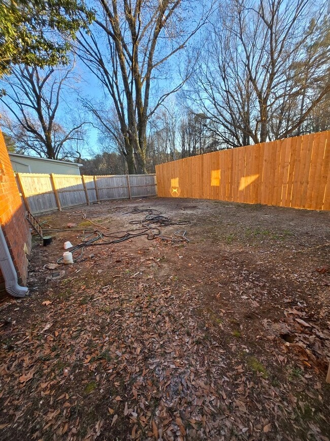 Building Photo - Charming & Conveniently located 3 bedroom home, 1.5 bath in 38134!