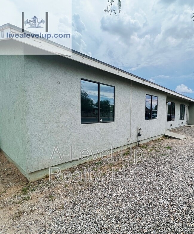 Building Photo - 219 W Pennsylvania Dr